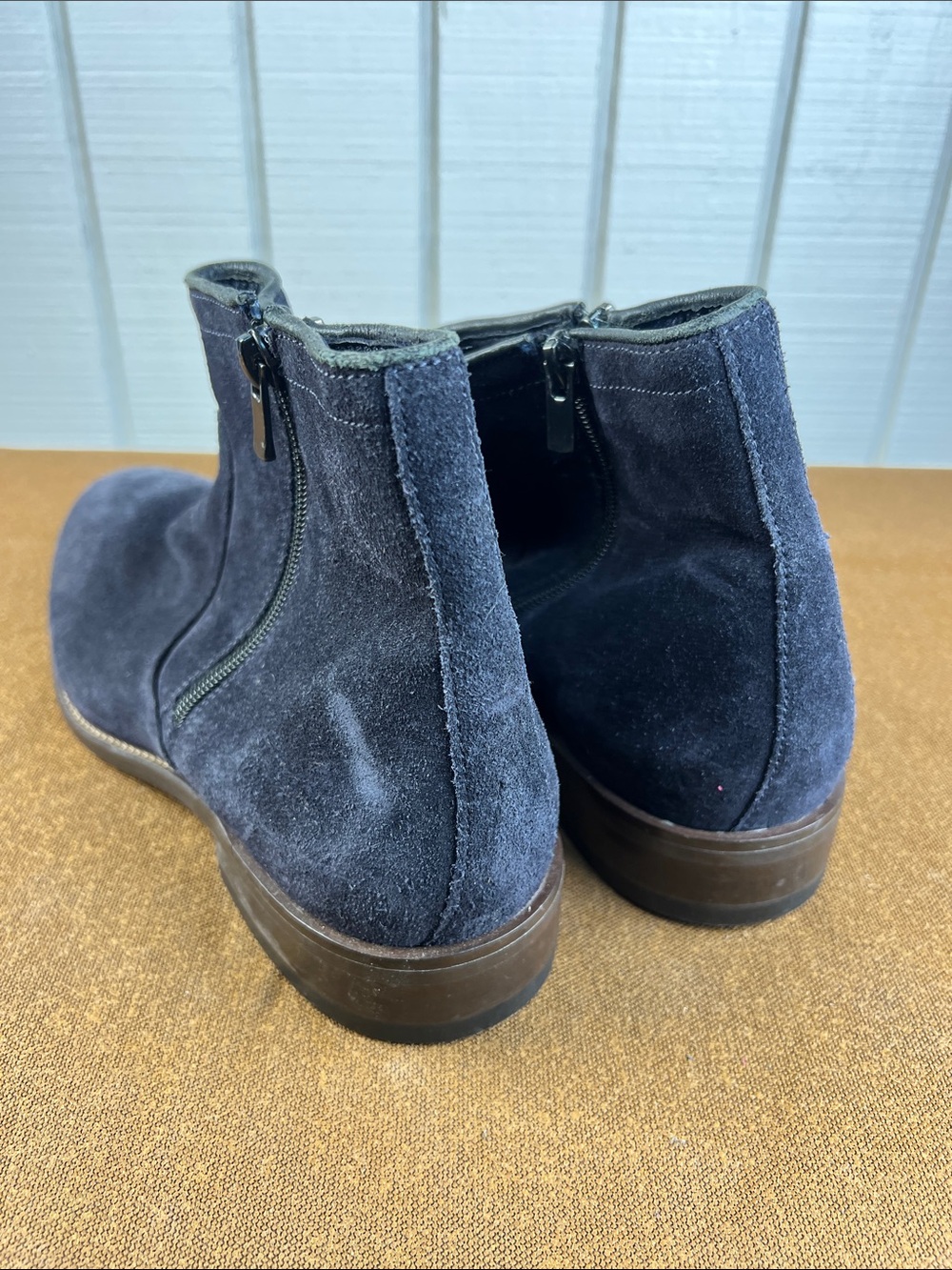 Johnston & Murphy Men's Navy Suede Chukka Boots - Picture 6 of 9
